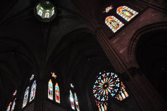Os belos vitrais da catedral de Quito, no Equador